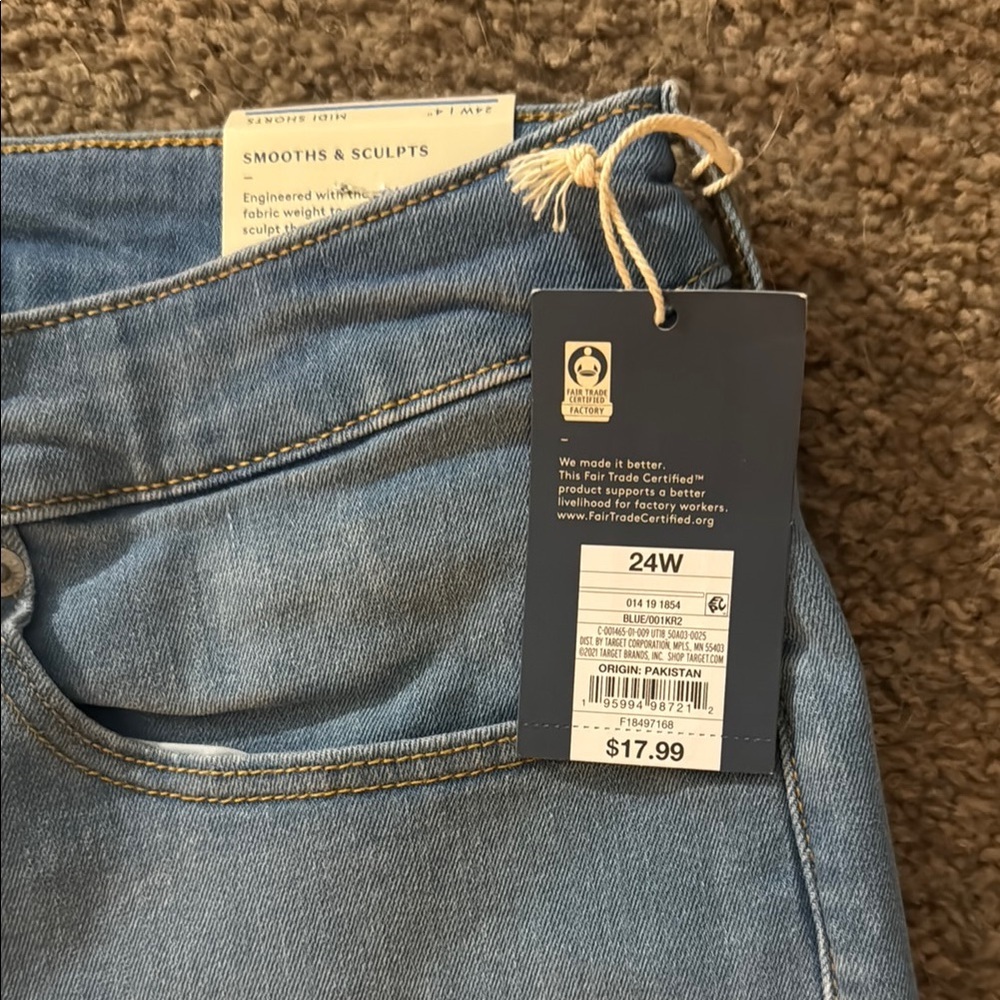 Universal Thread Light Blue High-Rise Denim Shorts NWT reduced shipping - Picture 3 of 5